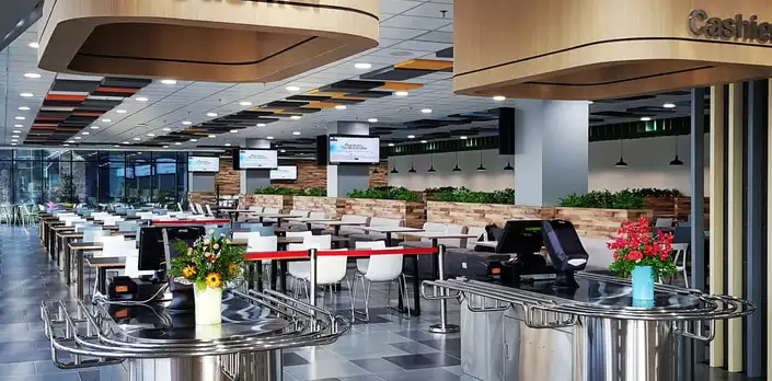 Tableaux de menus numériques pour les aires de restauration